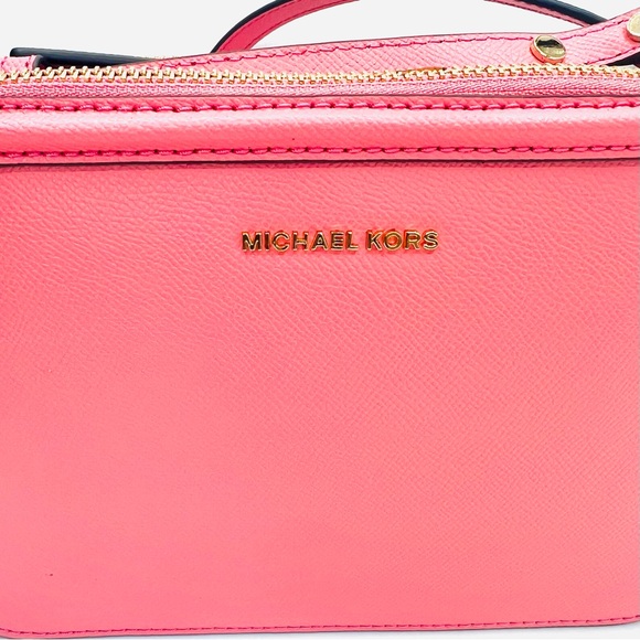 MICHAEL KORS Houston Large Crossgrain Leather Crossbody in Tea Rose - Picture 2 of 15